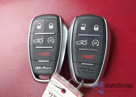 2022 Alfa Romeo Stelvio Veloce Ti Awd z USA, uszkodzony, nr VIN ZASPAKBN0N7D25379